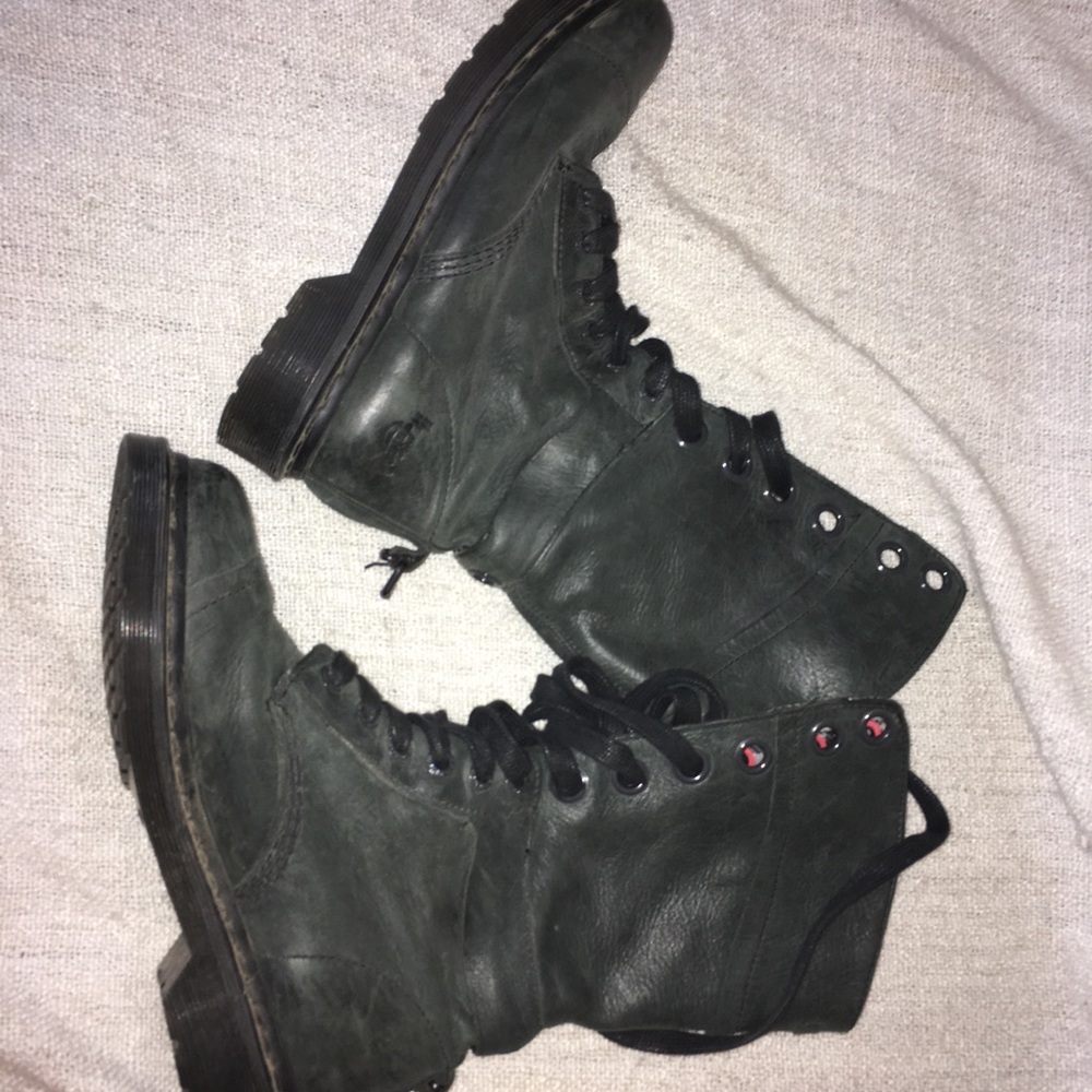 Doc Martens Dark Green Triumph Boots Flanel